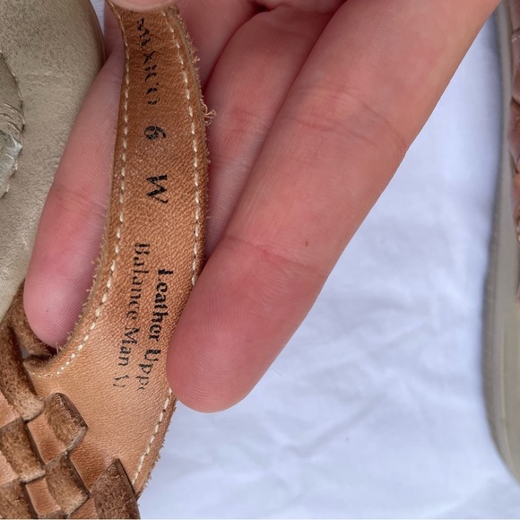 SOFTSPOTS TELA WOVEN HUARACHE LEATHER DARK BEIGE/NATURAL SANDALS SIZE 6W - Picture 3 of 11
